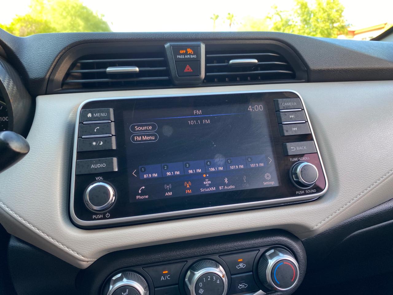 Nissan Versa SV CVT 2022