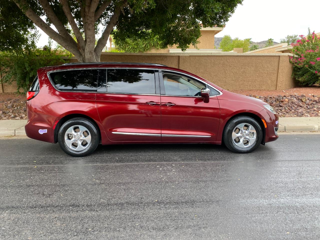 Chrysler Pacifica Hybrid  2018