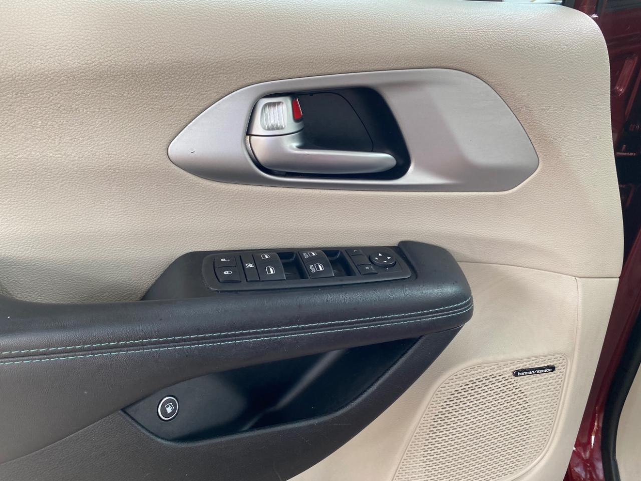 Chrysler Pacifica Hybrid  2018