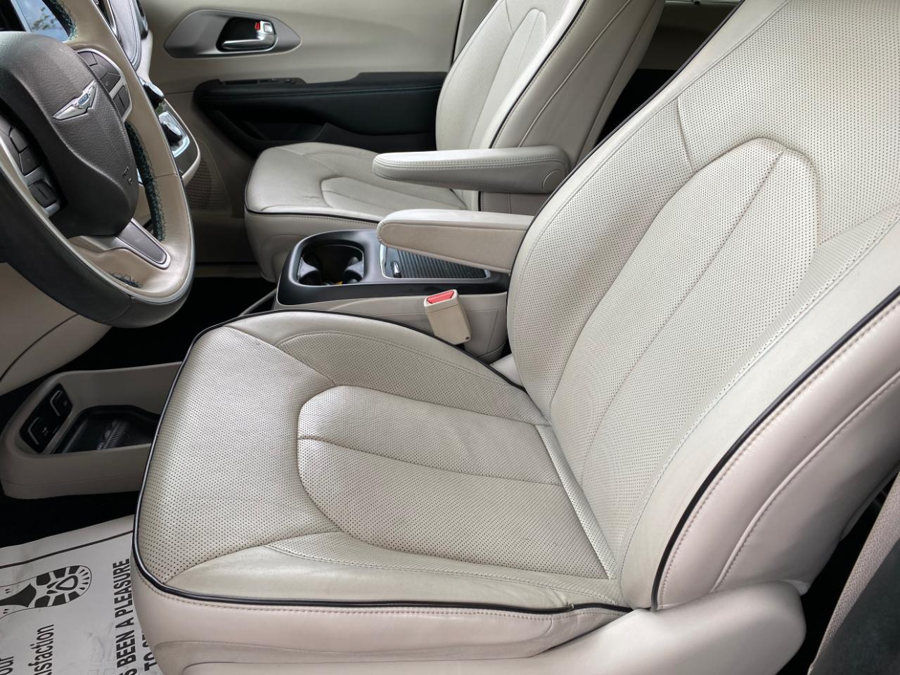 Chrysler Pacifica Hybrid  2018