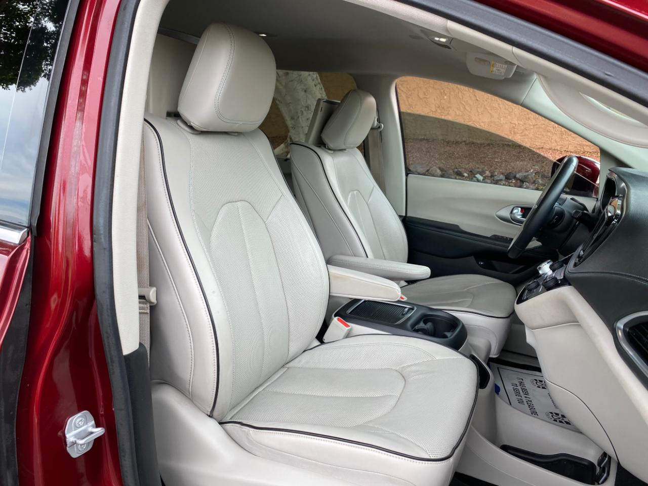 Chrysler Pacifica Hybrid  2018