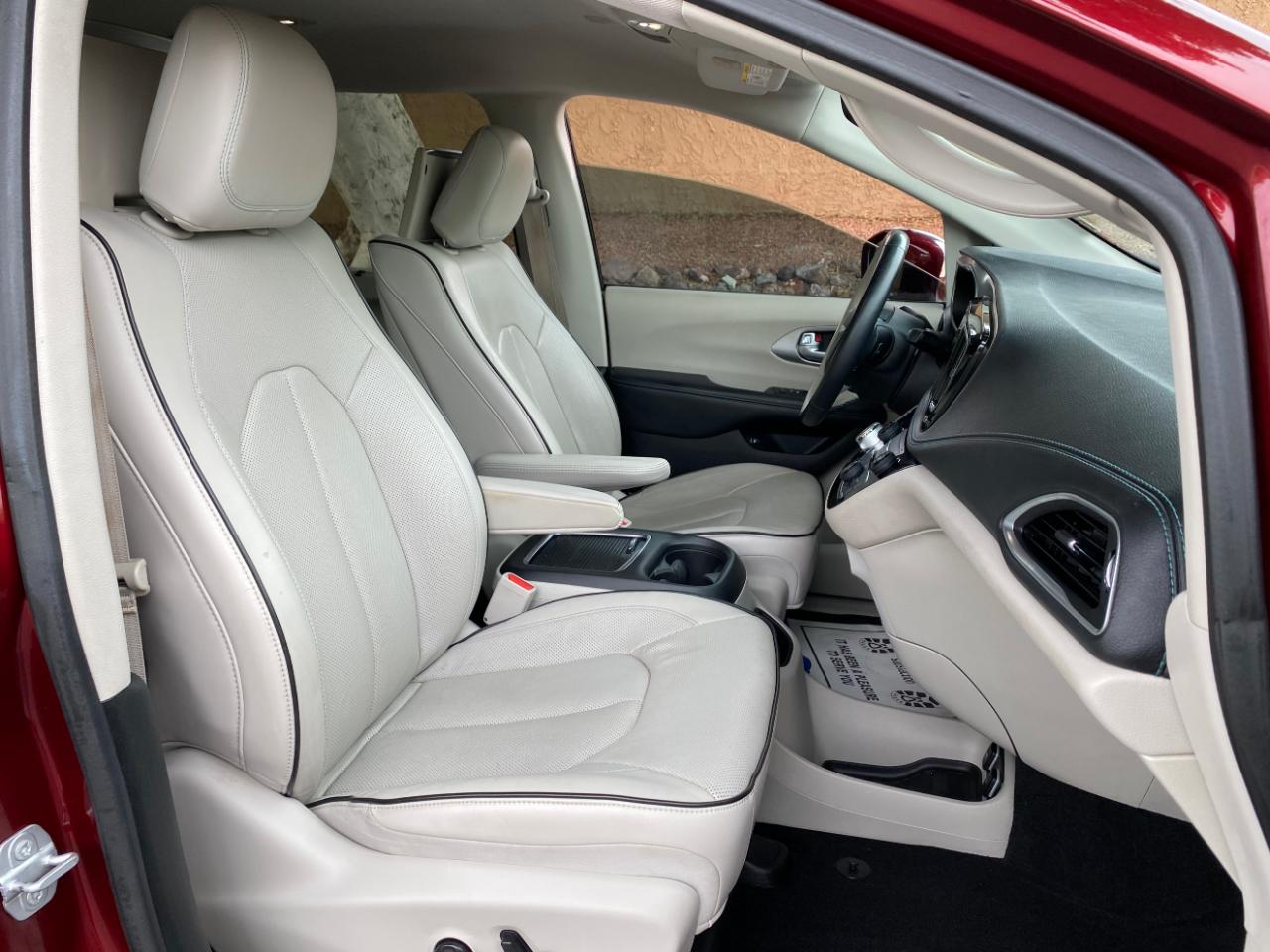 Chrysler Pacifica Hybrid  2018