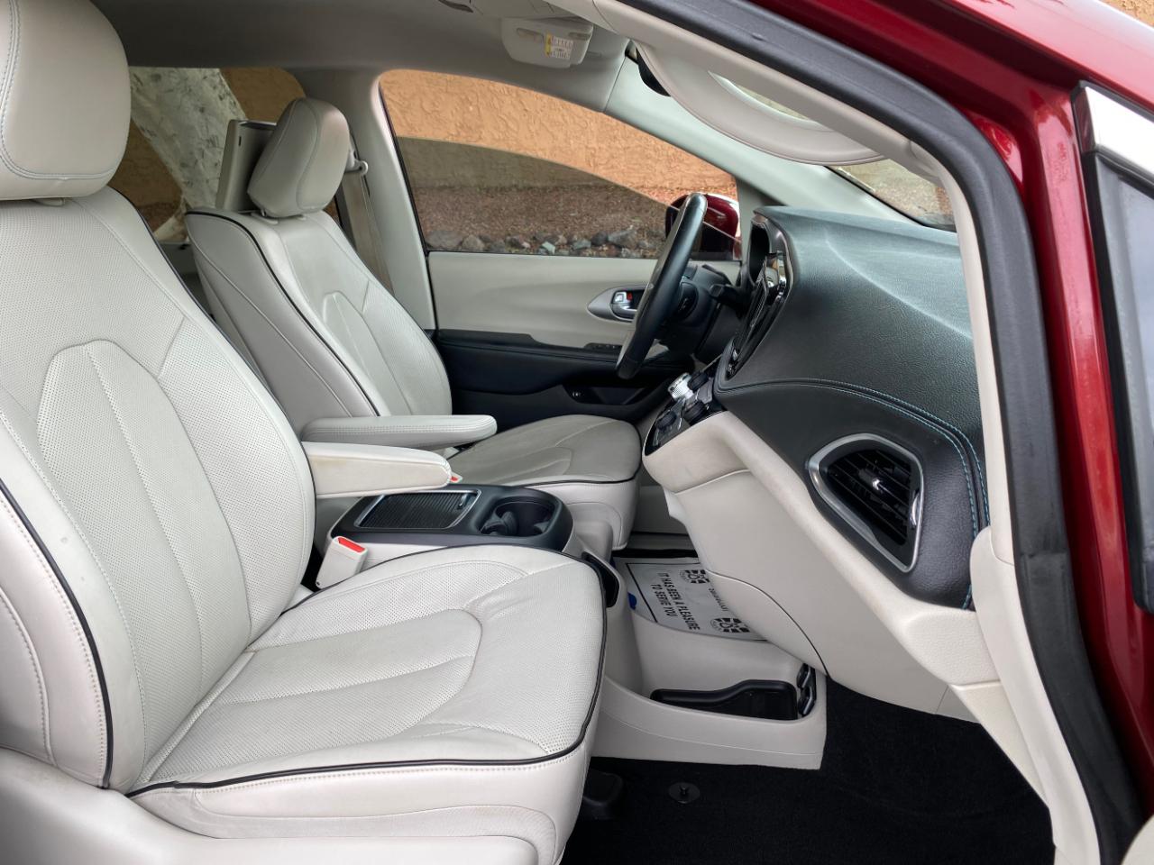 Chrysler Pacifica Hybrid  2018