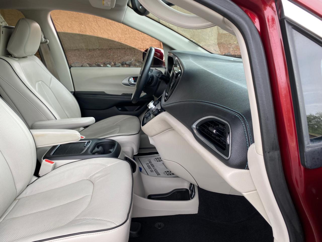Chrysler Pacifica Hybrid  2018