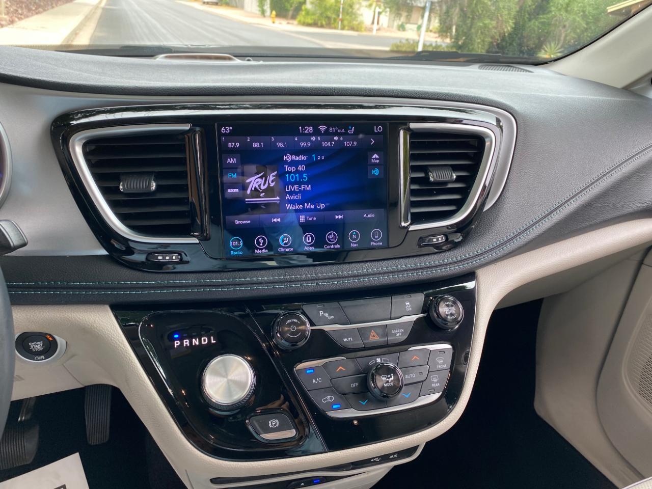 Chrysler Pacifica Hybrid  2018
