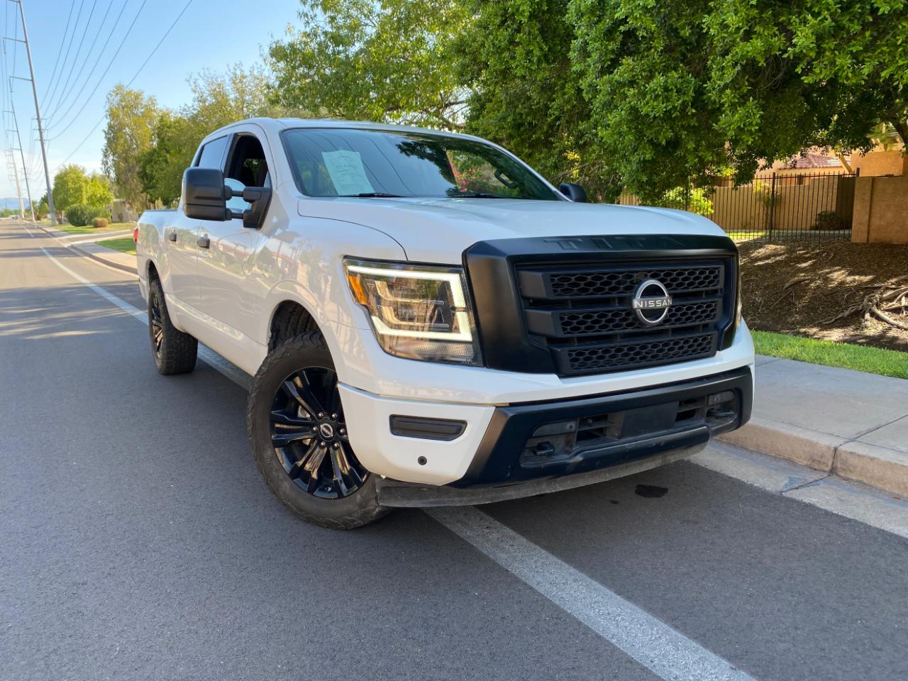 Nissan Titan 4x4 Crew Cab Platinum Reserve 2023