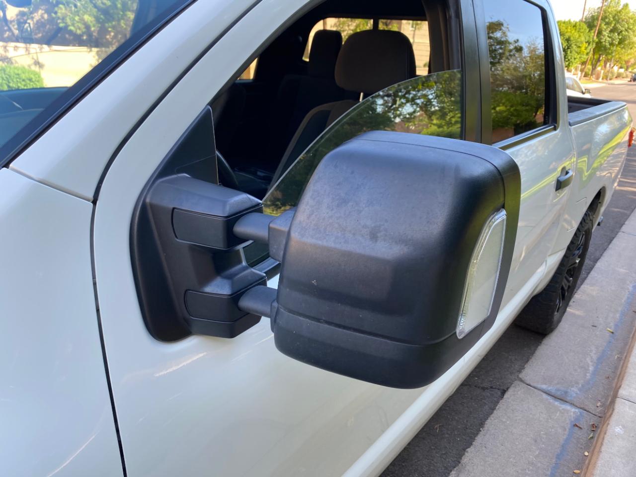Nissan Titan 4x4 Crew Cab Platinum Reserve 2023