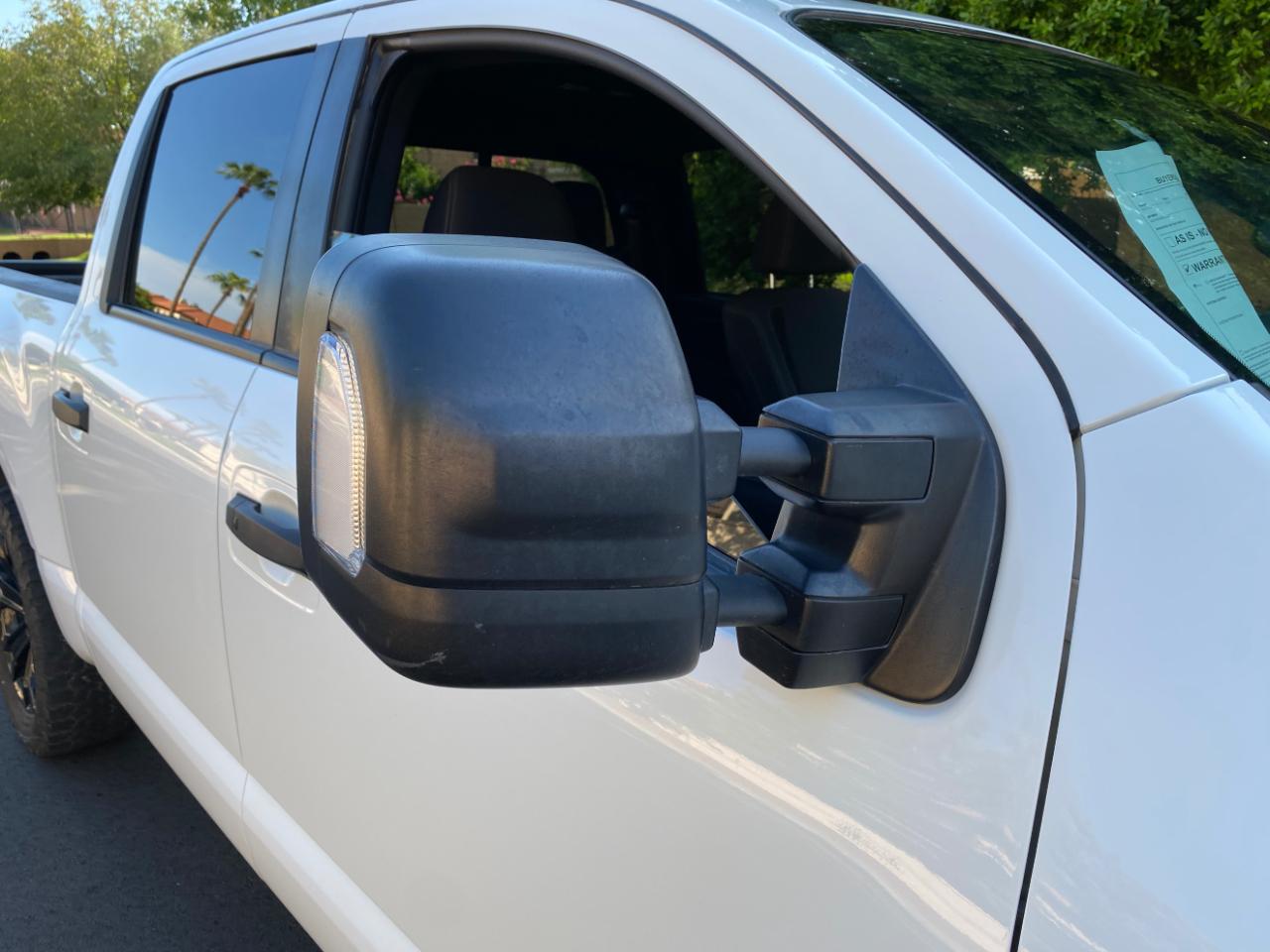 Nissan Titan 4x4 Crew Cab Platinum Reserve 2023