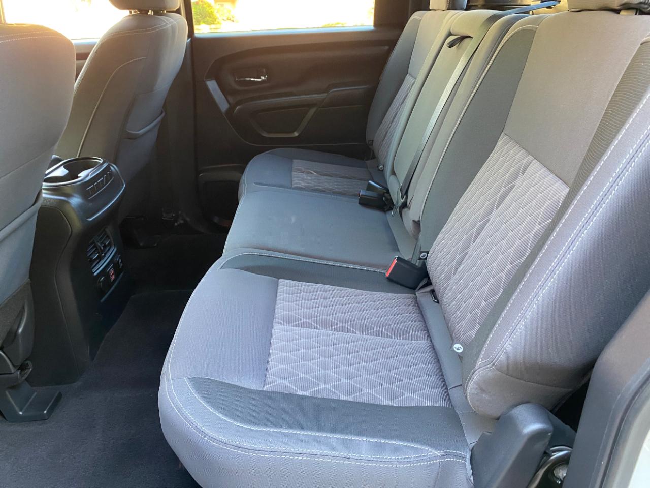 Nissan Titan 4x4 Crew Cab Platinum Reserve 2023