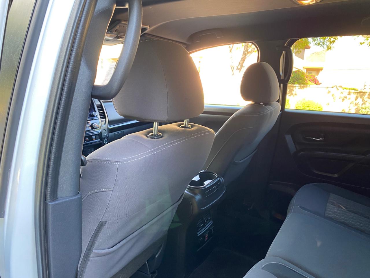 Nissan Titan 4x4 Crew Cab Platinum Reserve 2023