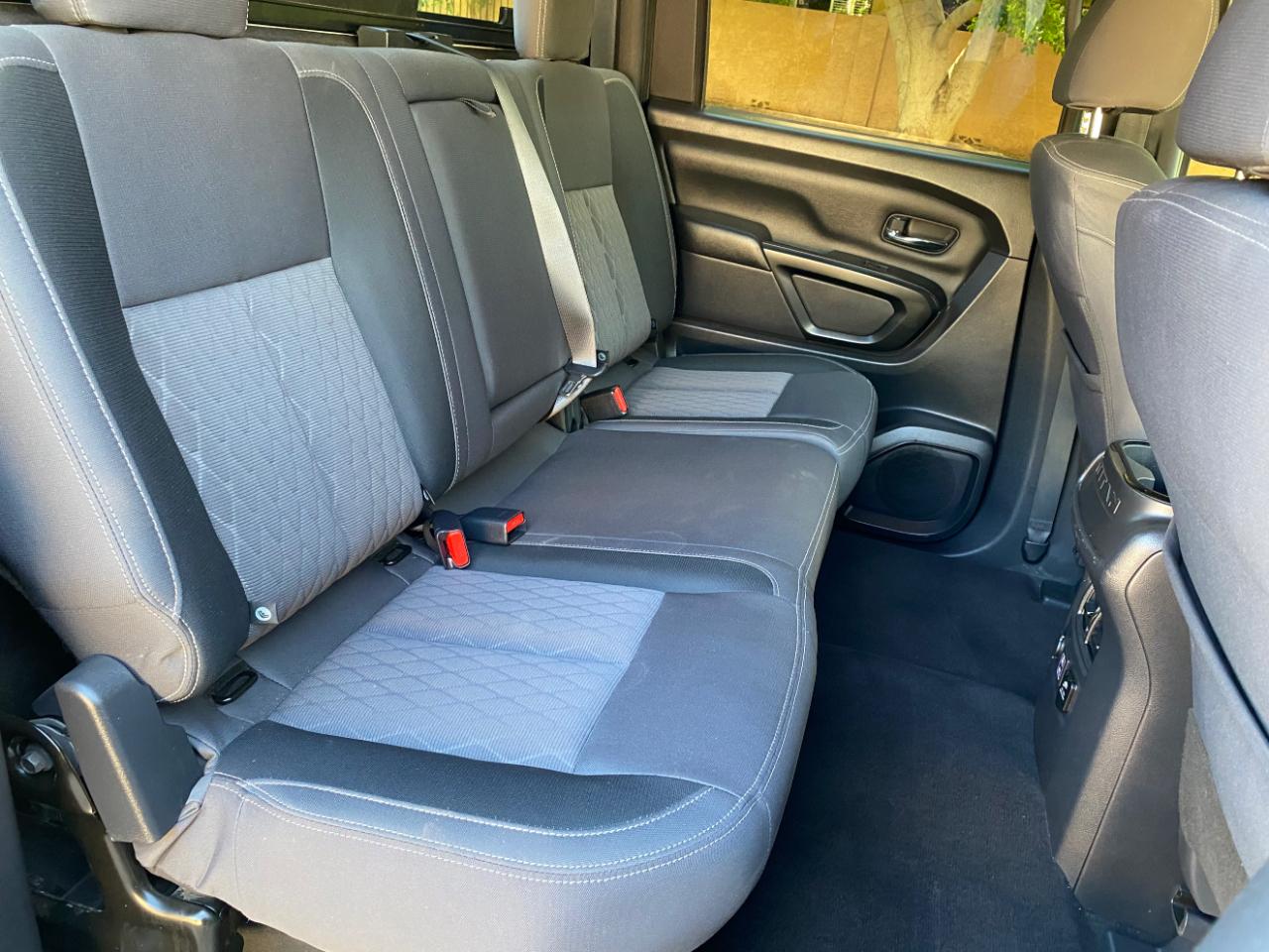 Nissan Titan 4x4 Crew Cab Platinum Reserve 2023