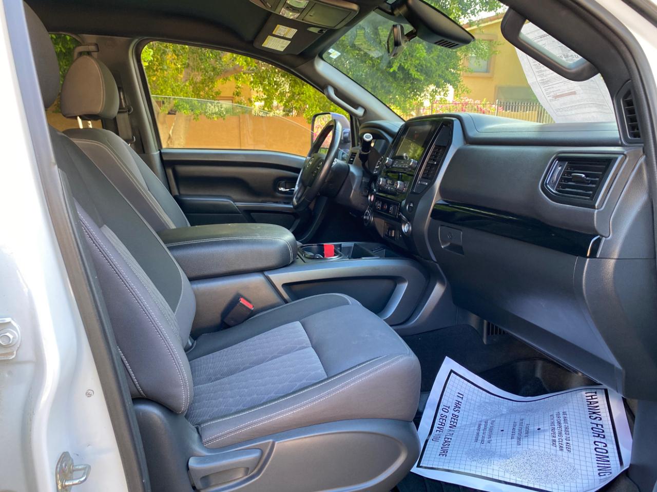 Nissan Titan 4x4 Crew Cab Platinum Reserve 2023