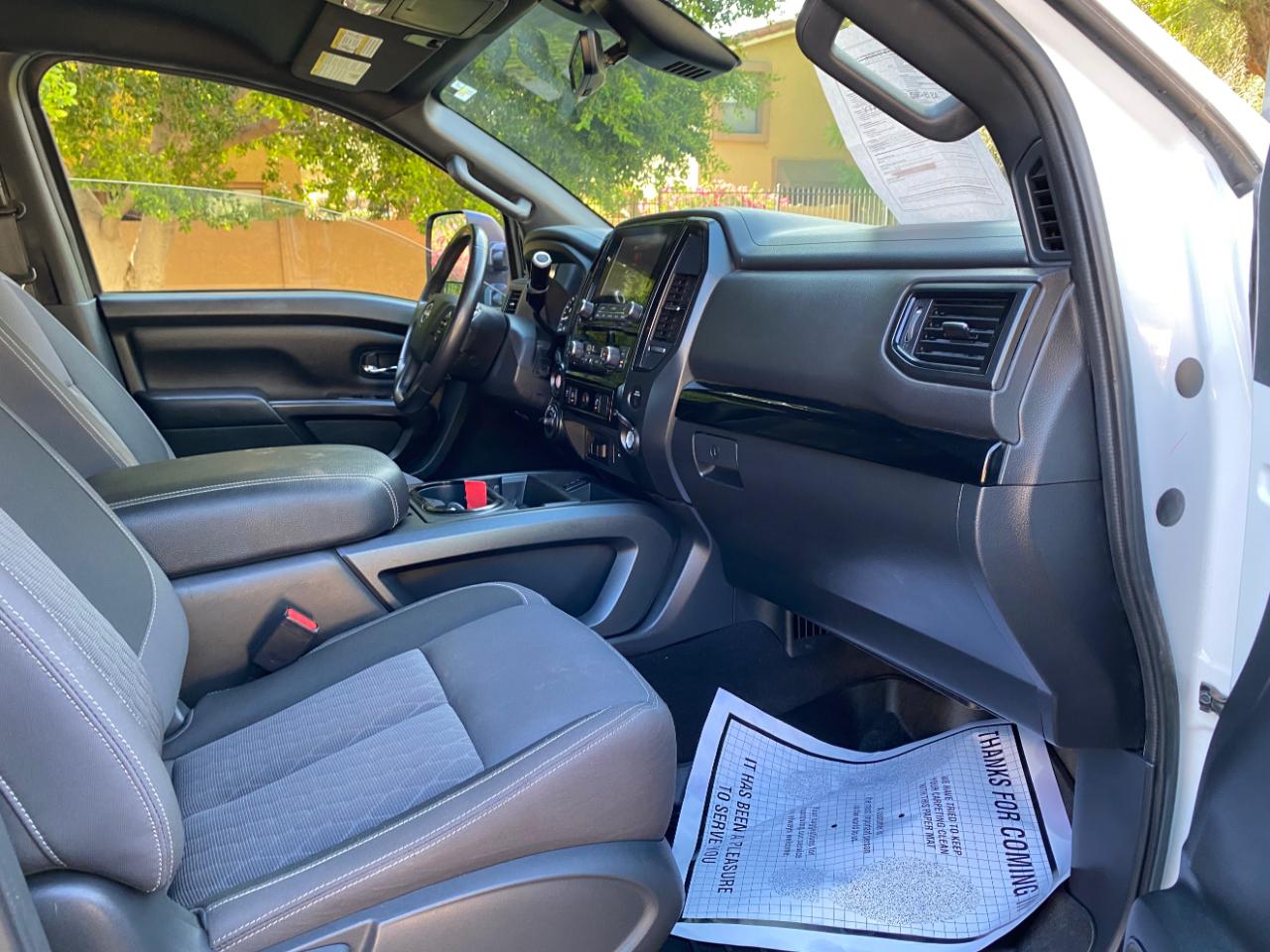 Nissan Titan 4x4 Crew Cab Platinum Reserve 2023