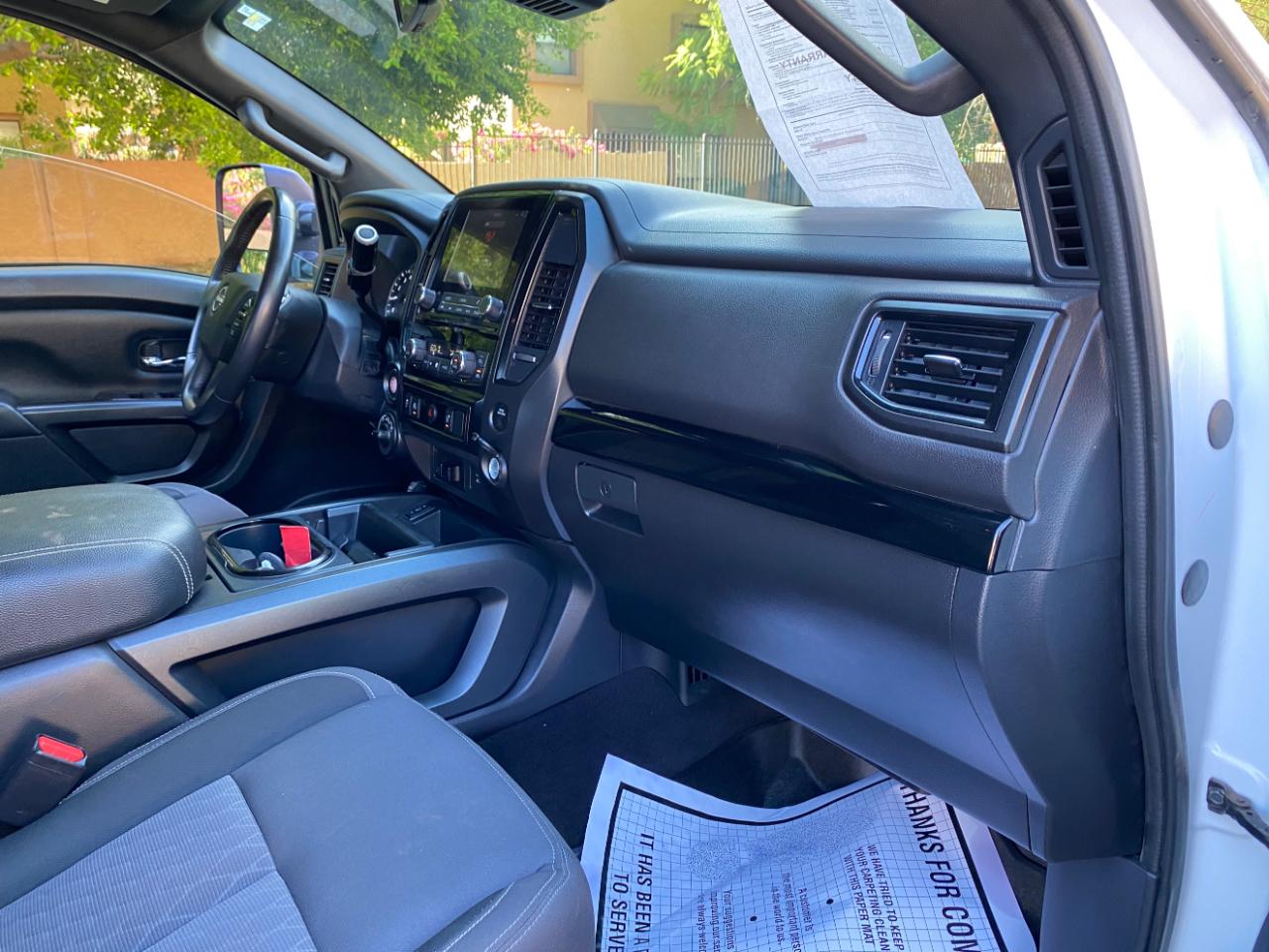 Nissan Titan 4x4 Crew Cab Platinum Reserve 2023