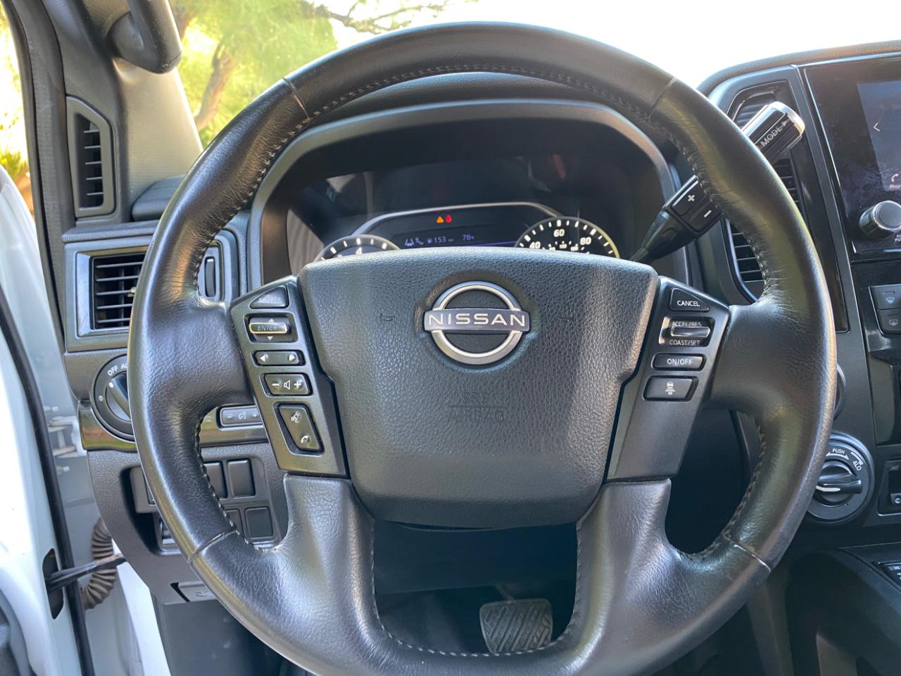 Nissan Titan 4x4 Crew Cab Platinum Reserve 2023
