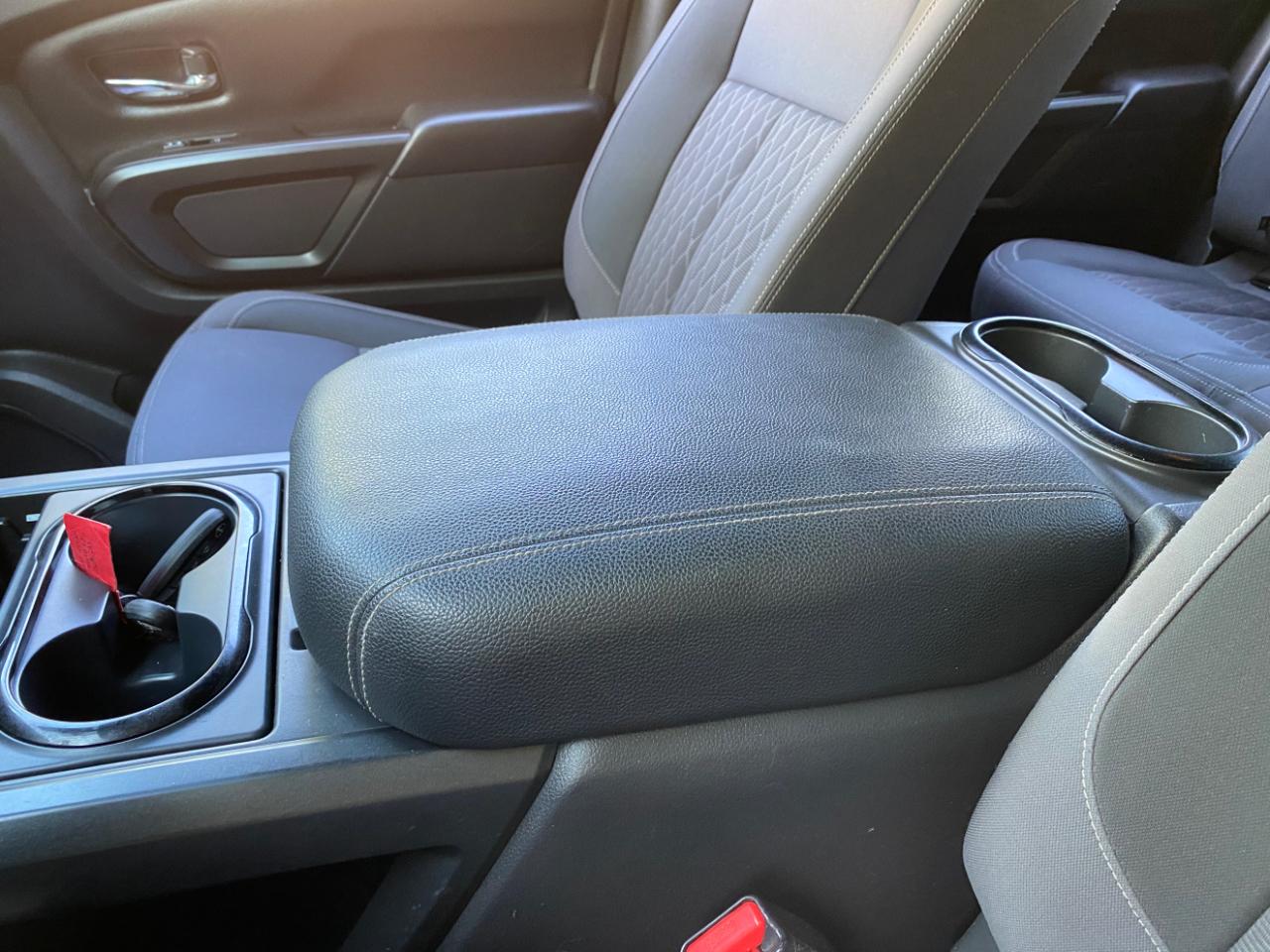 Nissan Titan 4x4 Crew Cab Platinum Reserve 2023