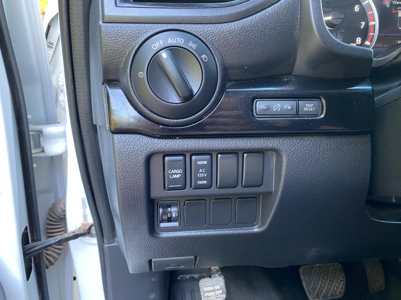Nissan Titan 4x4 Crew Cab Platinum Reserve 2023