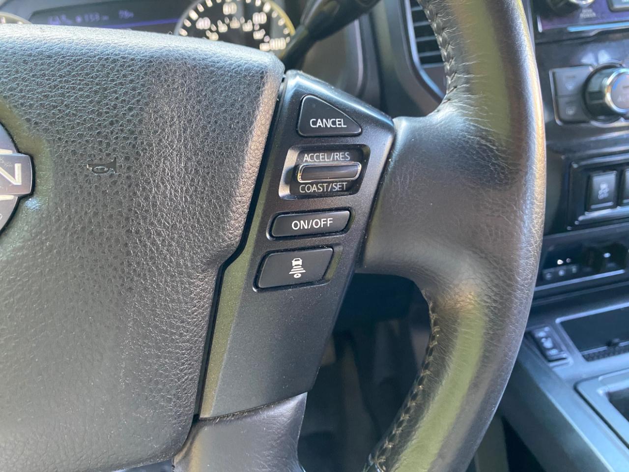 Nissan Titan 4x4 Crew Cab Platinum Reserve 2023
