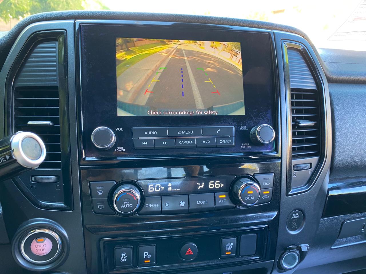 Nissan Titan 4x4 Crew Cab Platinum Reserve 2023