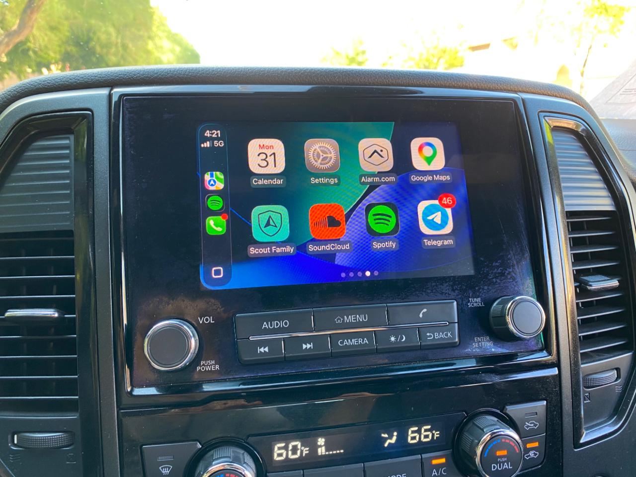 Nissan Titan 4x4 Crew Cab Platinum Reserve 2023