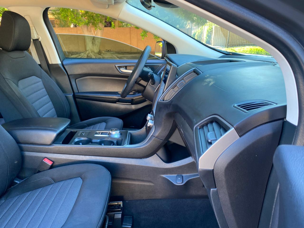 Ford Edge SE FWD 2021