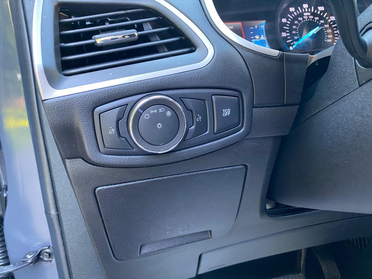 Ford Edge SE FWD 2021