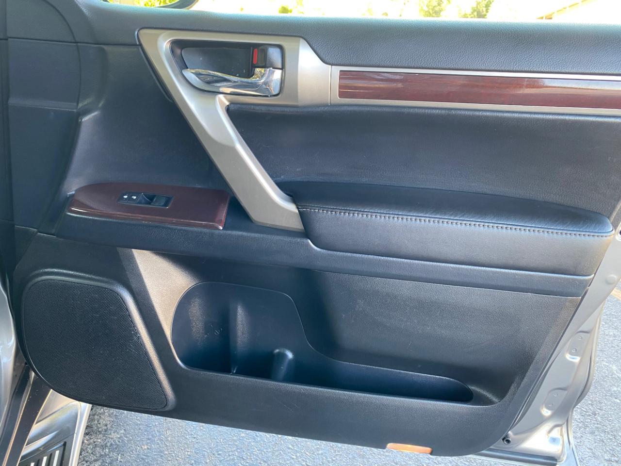 Lexus GX 460 4WD 4dr Luxury 2014