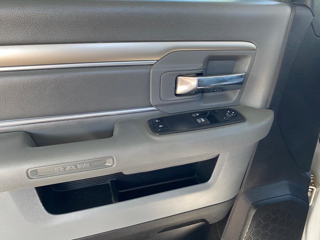 RAM 1500 Tradesman 4x2 Reg Cab 8' Box 2018