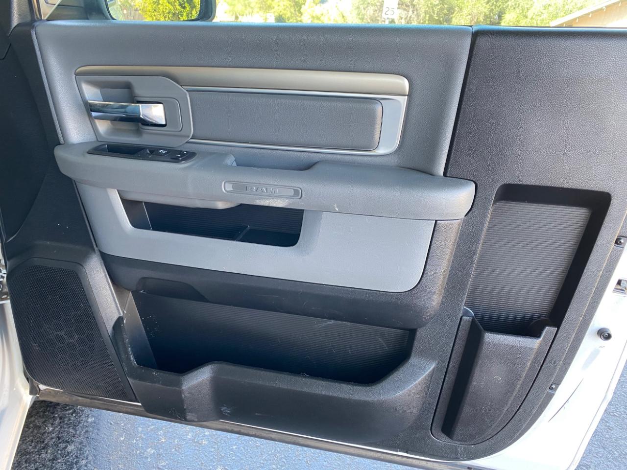RAM 1500 Tradesman 4x2 Reg Cab 8' Box 2018