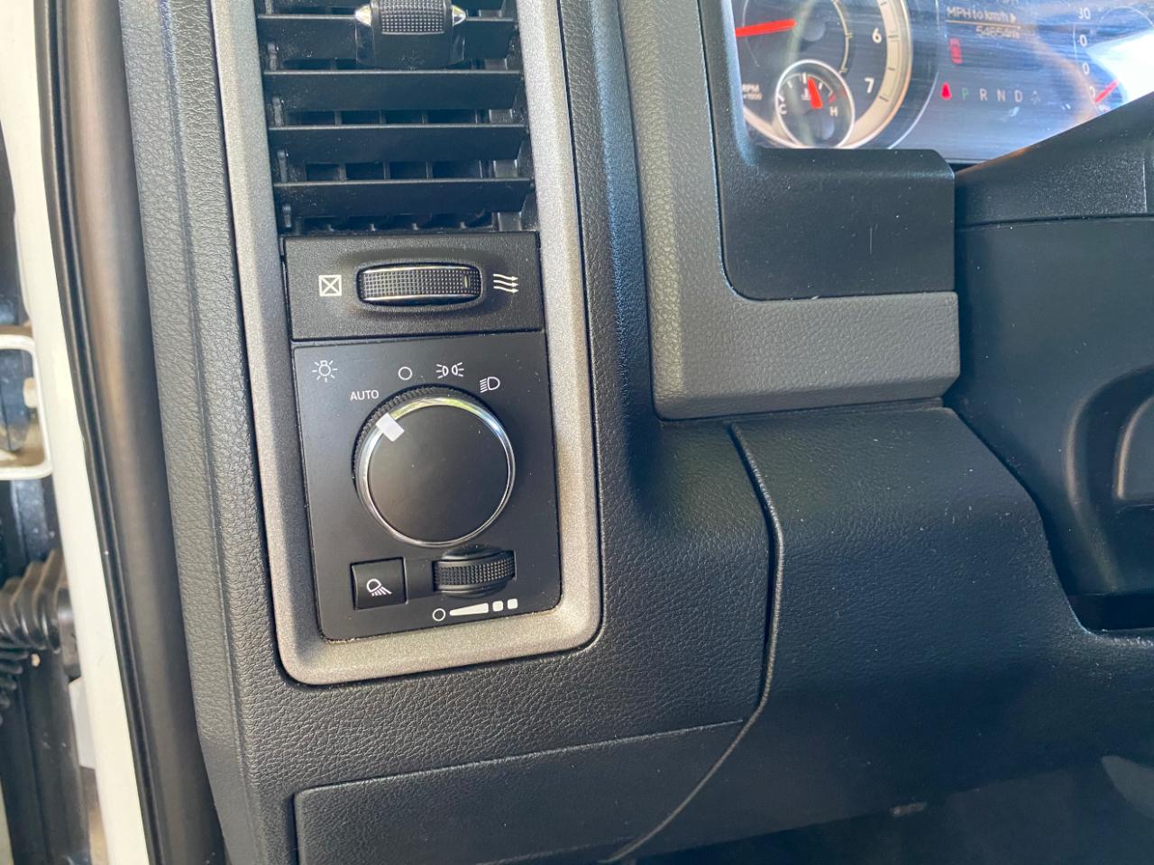 RAM 1500 Tradesman 4x2 Reg Cab 8' Box 2018