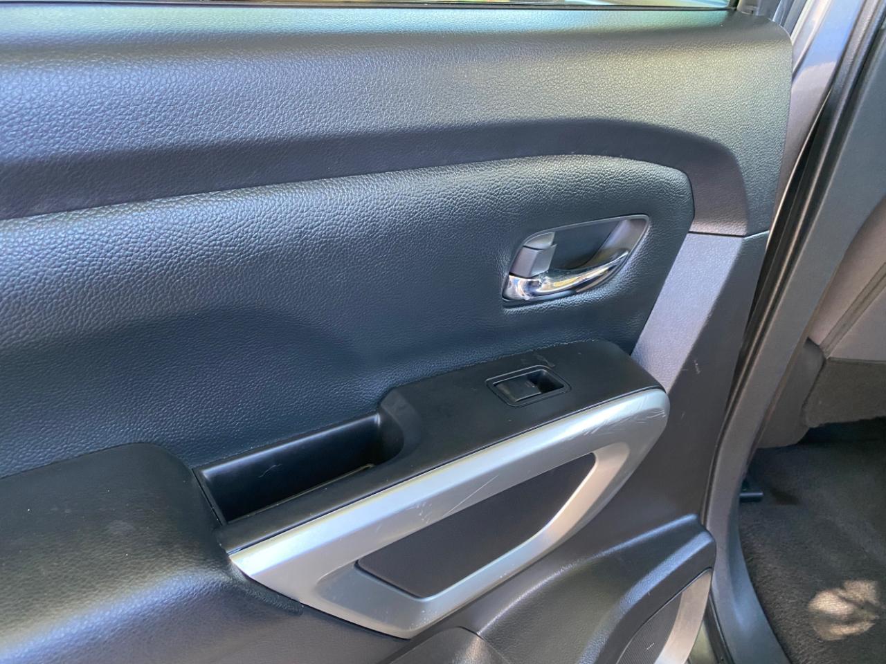 Nissan Titan 4x2 Crew Cab SV 2021