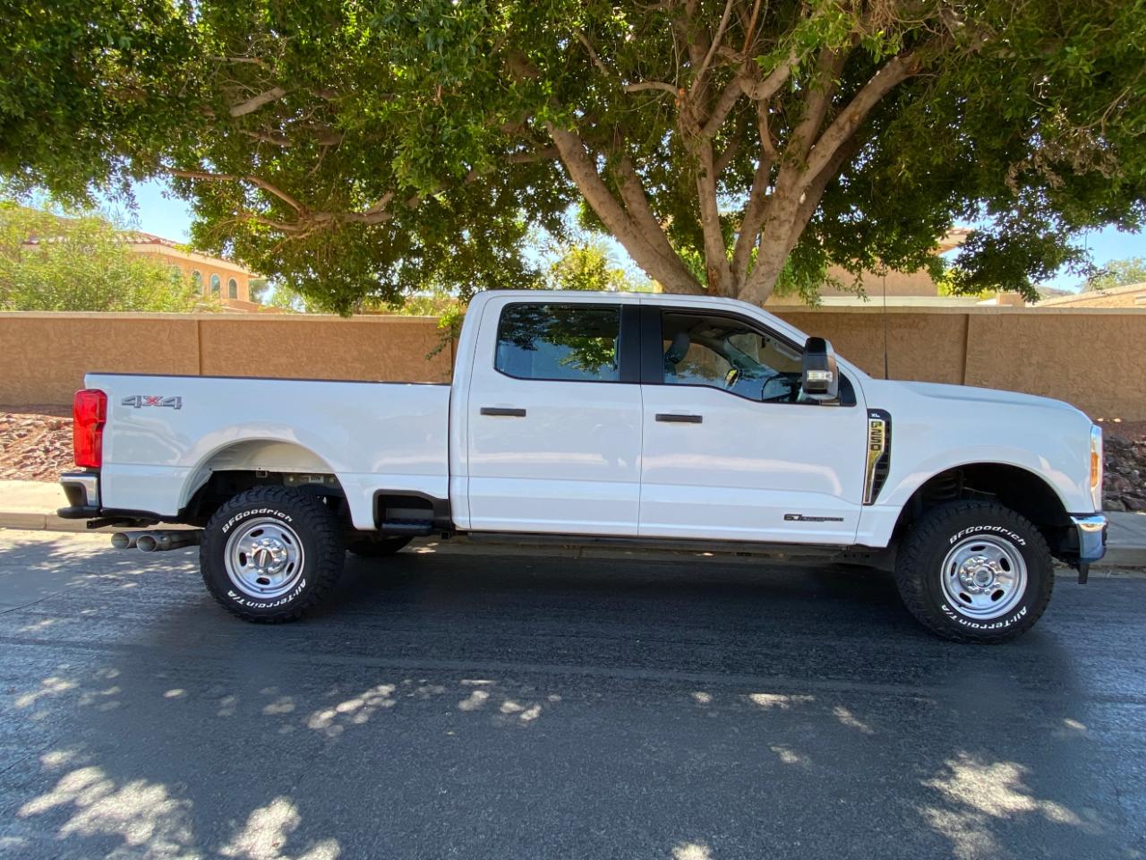 Ford Super Duty F-250 SRW XL 4WD Crew Cab 6.75' Box 2023