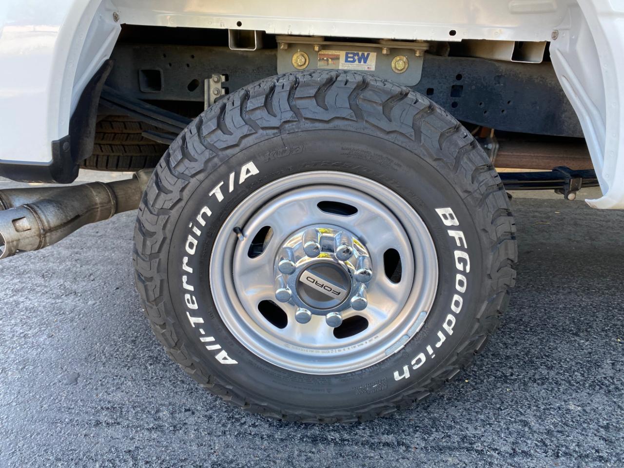Ford Super Duty F-250 SRW XL 4WD Crew Cab 6.75' Box 2023