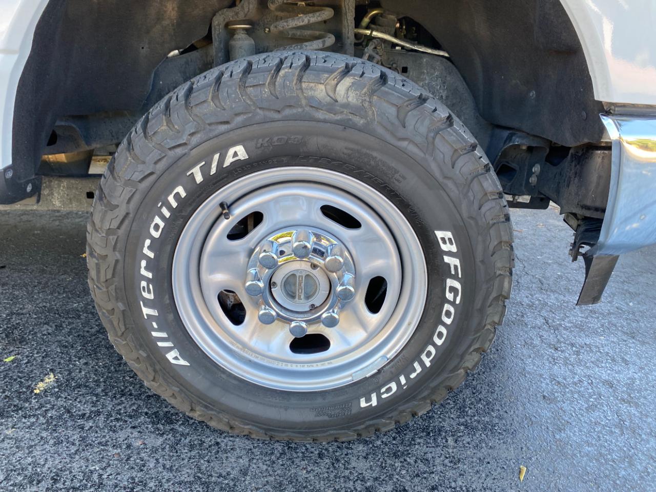 Ford Super Duty F-250 SRW XL 4WD Crew Cab 6.75' Box 2023