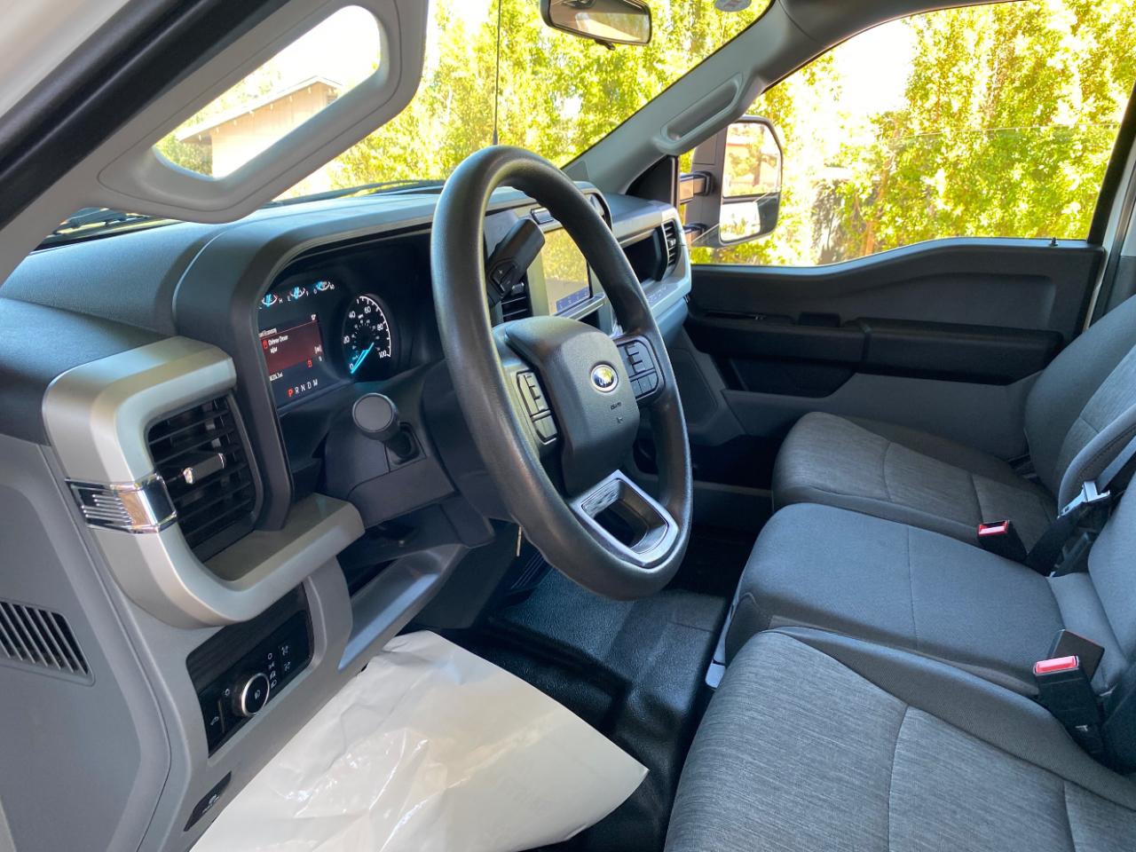 Ford Super Duty F-250 SRW XL 4WD Crew Cab 6.75' Box 2023