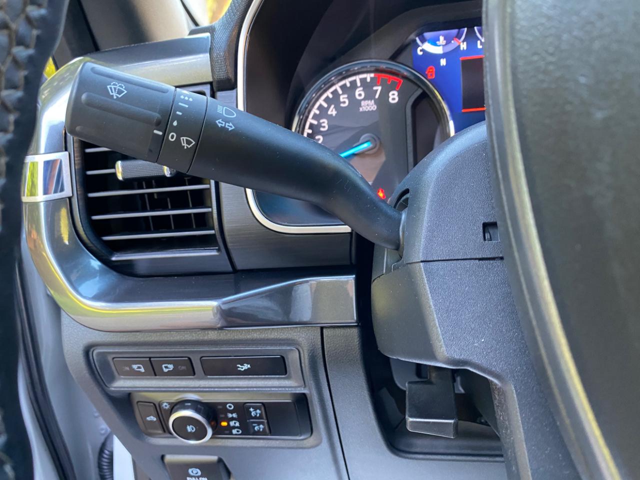 Ford F-150 XLT 2WD SuperCrew 5.5' Box 2023