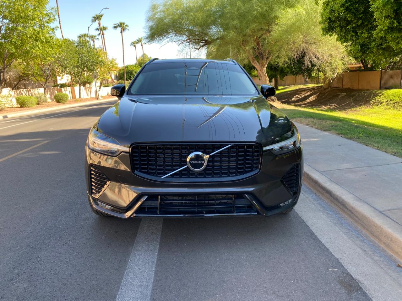Volvo XC60 B5 AWD Core Dark Theme 2024