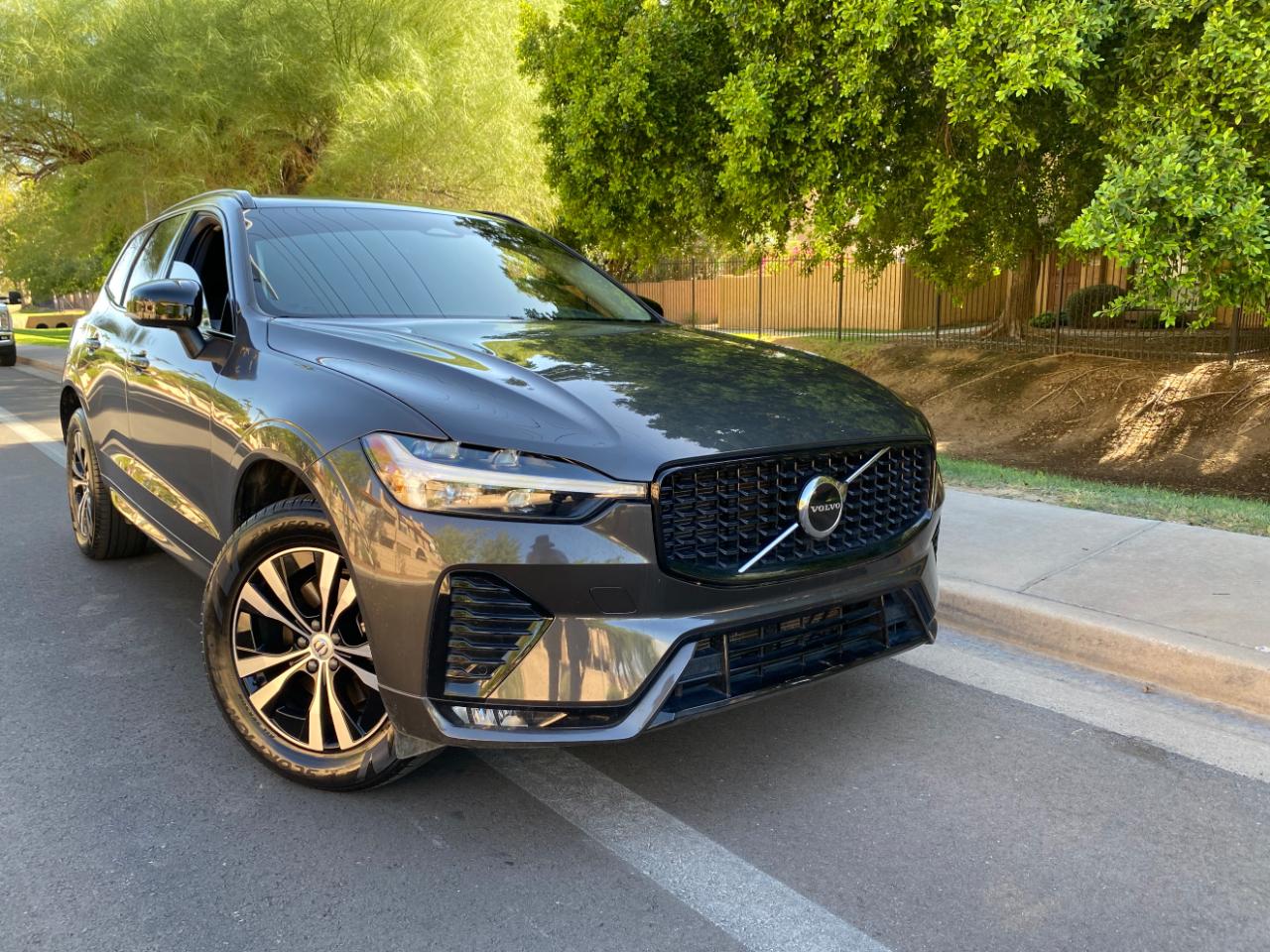 Volvo XC60 B5 AWD Core Dark Theme 2024