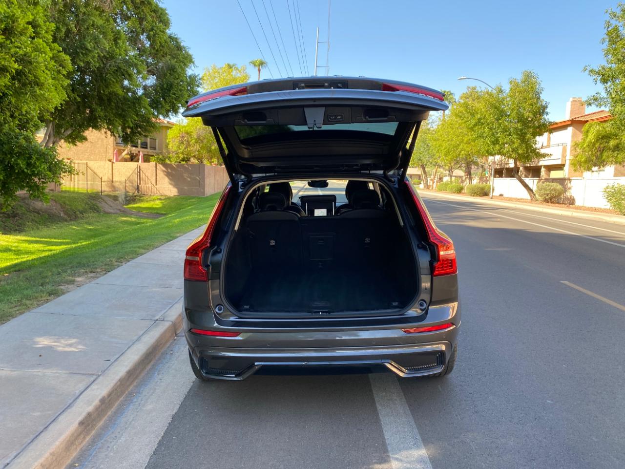 Volvo XC60 B5 AWD Core Dark Theme 2024