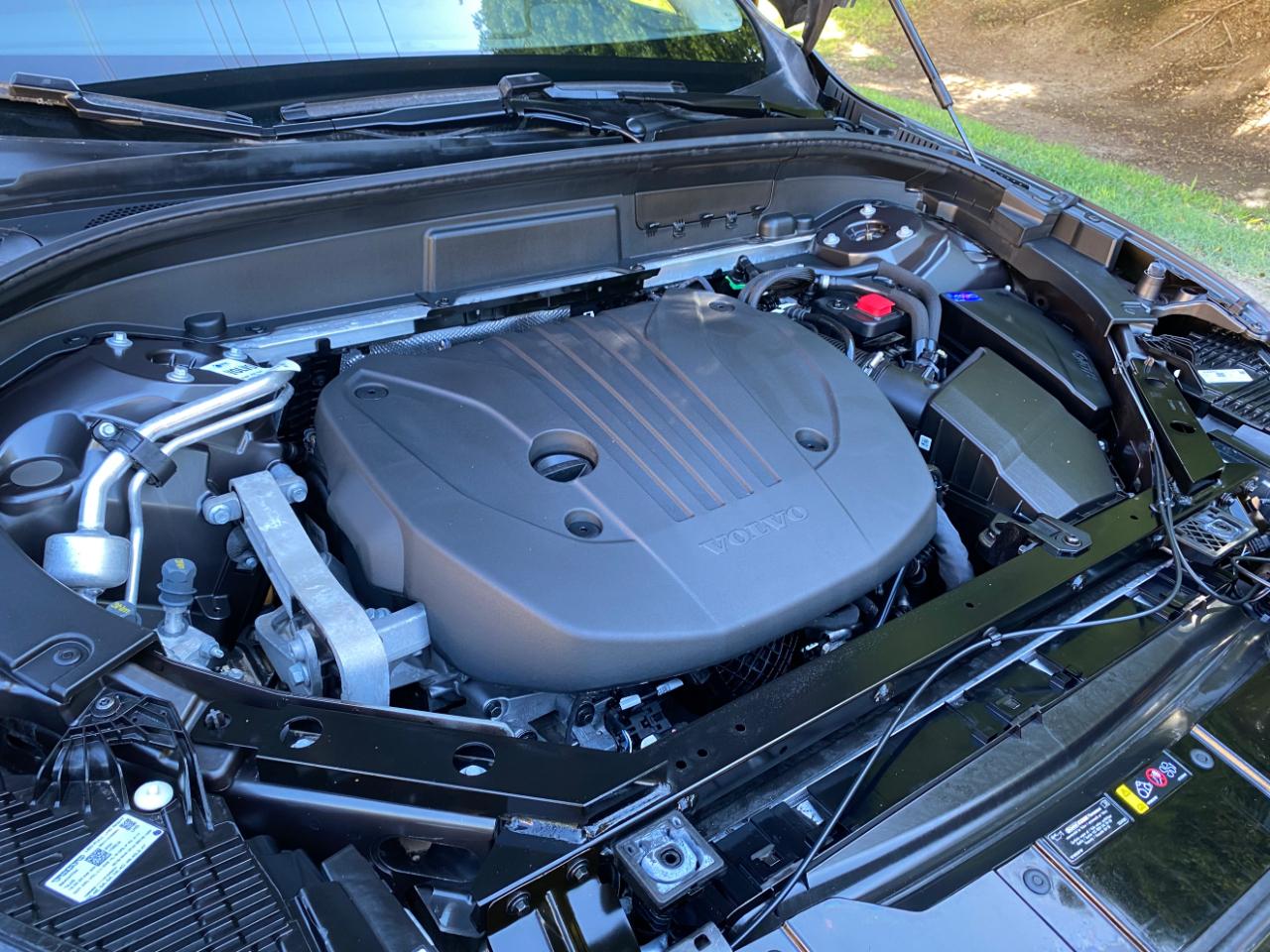 Volvo XC60 B5 AWD Core Dark Theme 2024