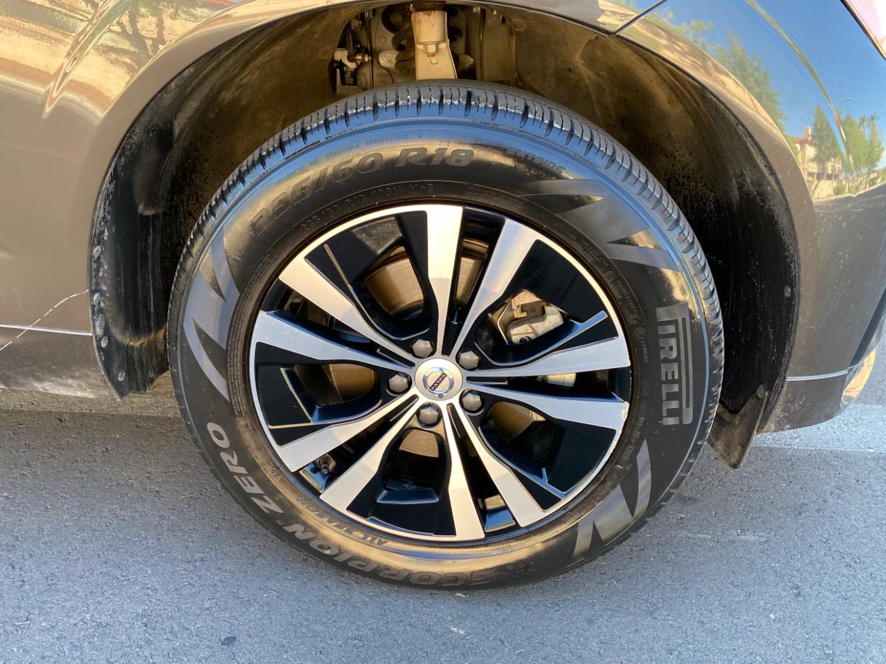 Volvo XC60 B5 AWD Core Dark Theme 2024
