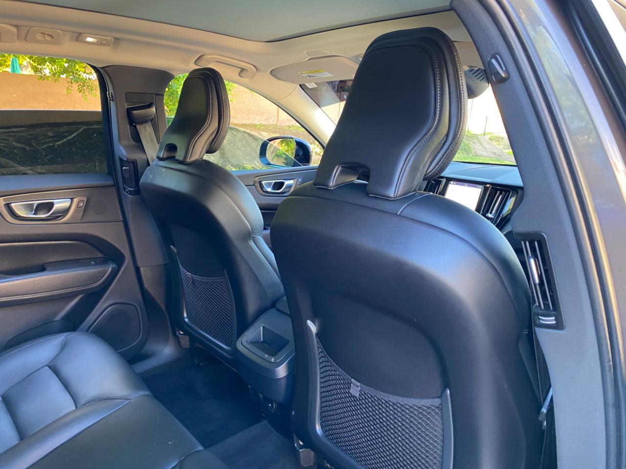 Volvo XC60 B5 AWD Core Dark Theme 2024