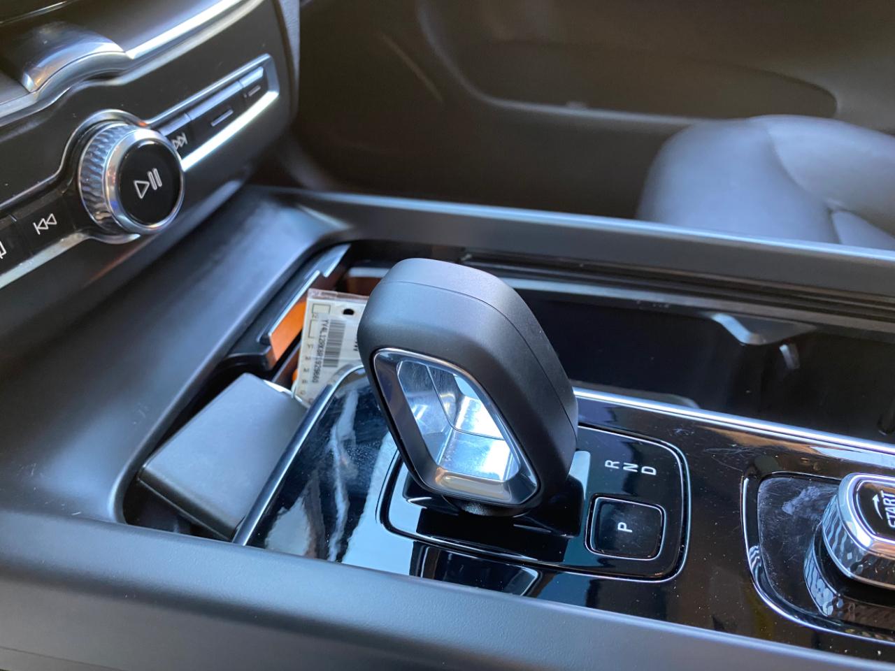 Volvo XC60 B5 AWD Core Dark Theme 2024