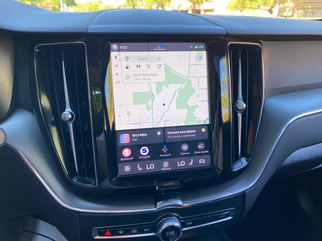 Volvo XC60 B5 AWD Core Dark Theme 2024