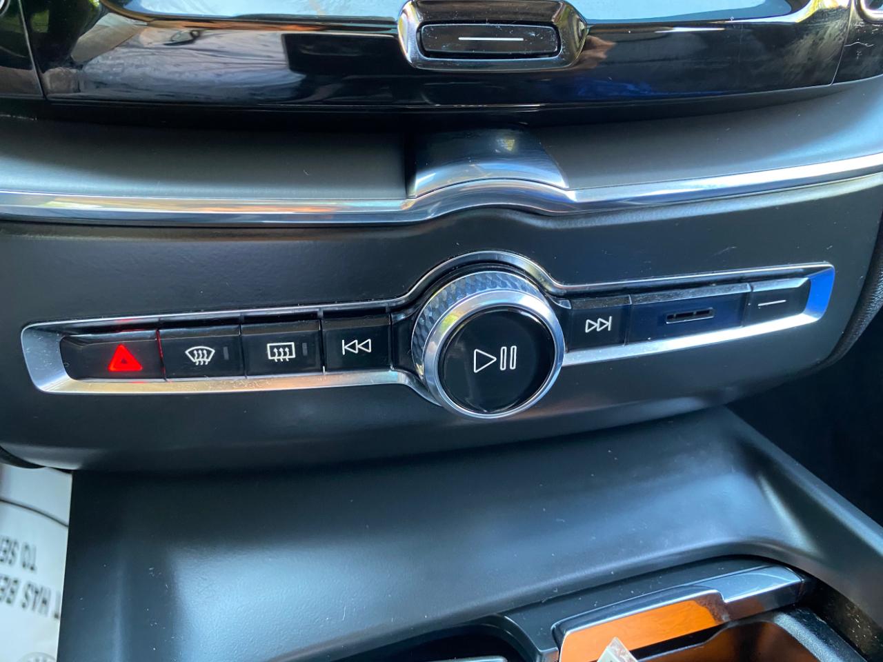 Volvo XC60 B5 AWD Core Dark Theme 2024