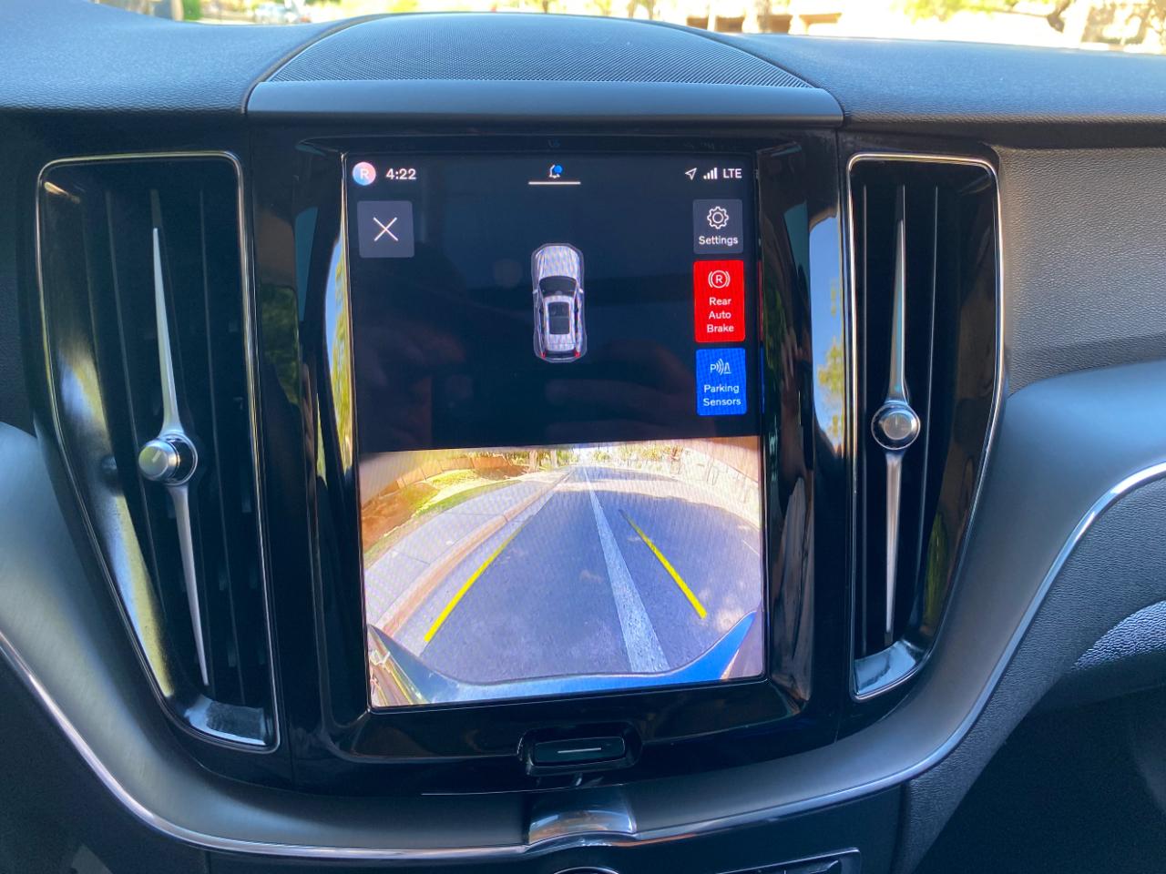 Volvo XC60 B5 AWD Core Dark Theme 2024