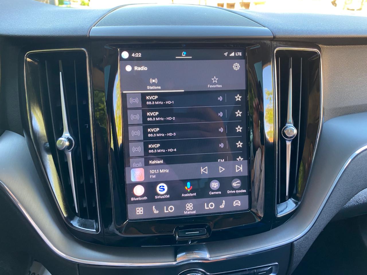 Volvo XC60 B5 AWD Core Dark Theme 2024