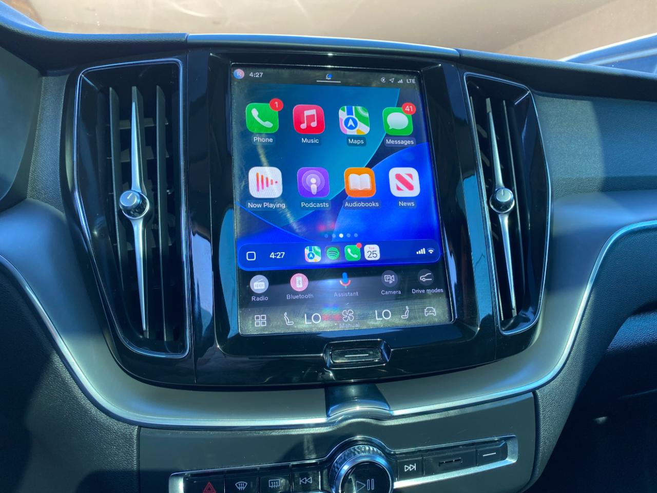 Volvo XC60 B5 AWD Core Dark Theme 2024