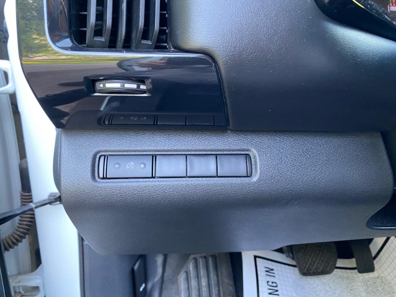 Nissan Pathfinder S 2WD 2022