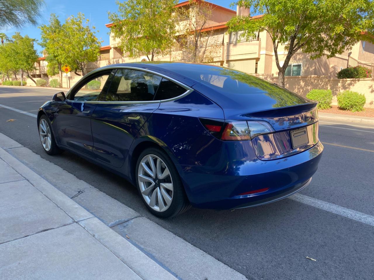 Tesla Model 3 Standard Range RWD 2020